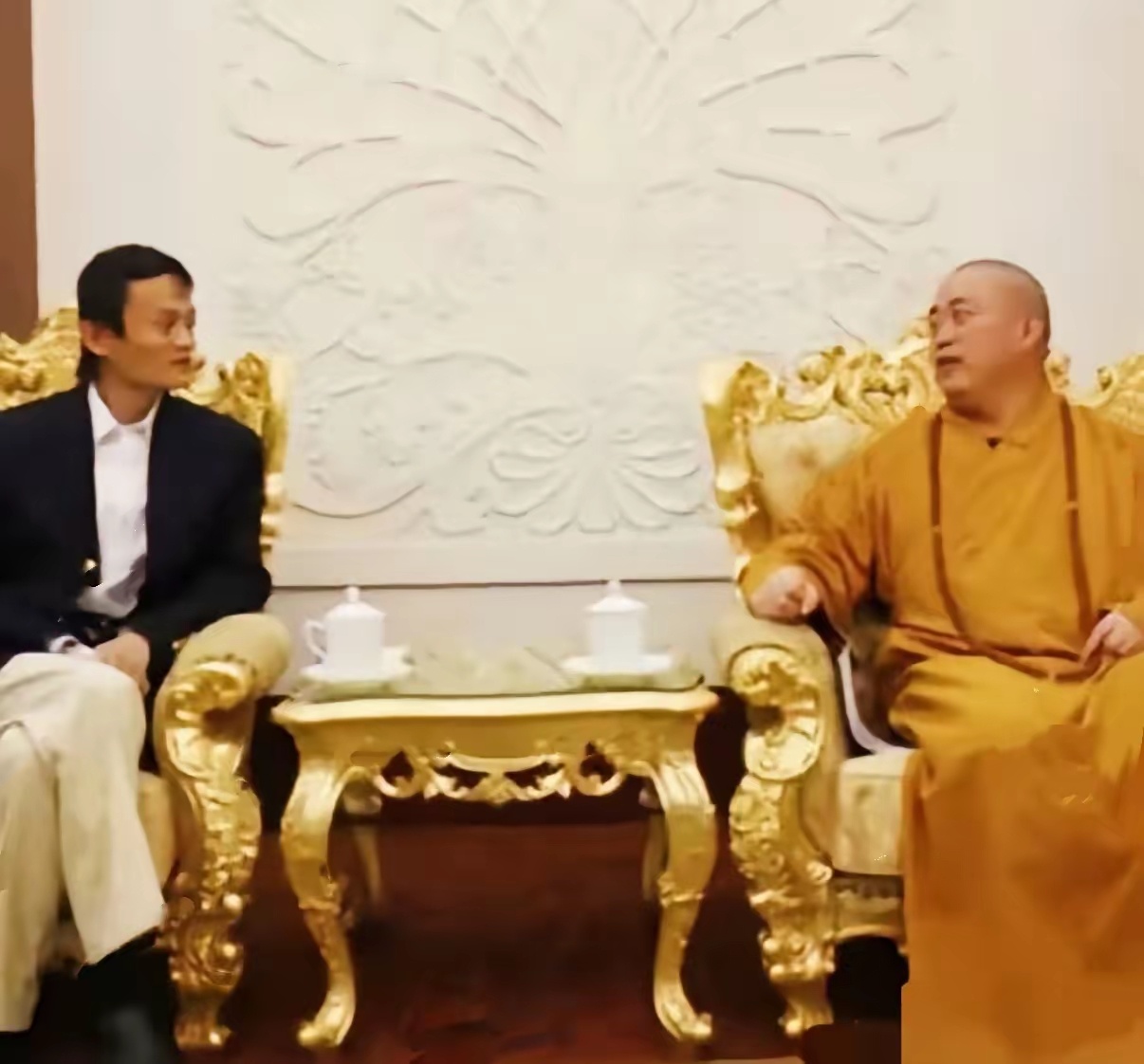少林寺住持释永信被查​前几年多少明星名人都围着释永信转，这里头到底有多少是真佩服