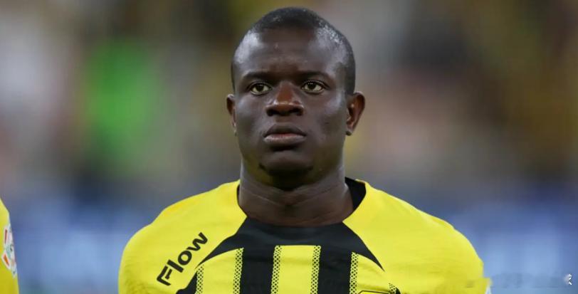 讯据此前法国名记FabriceHawkins报道，吉达联合前锋本泽马加盟利雅得新