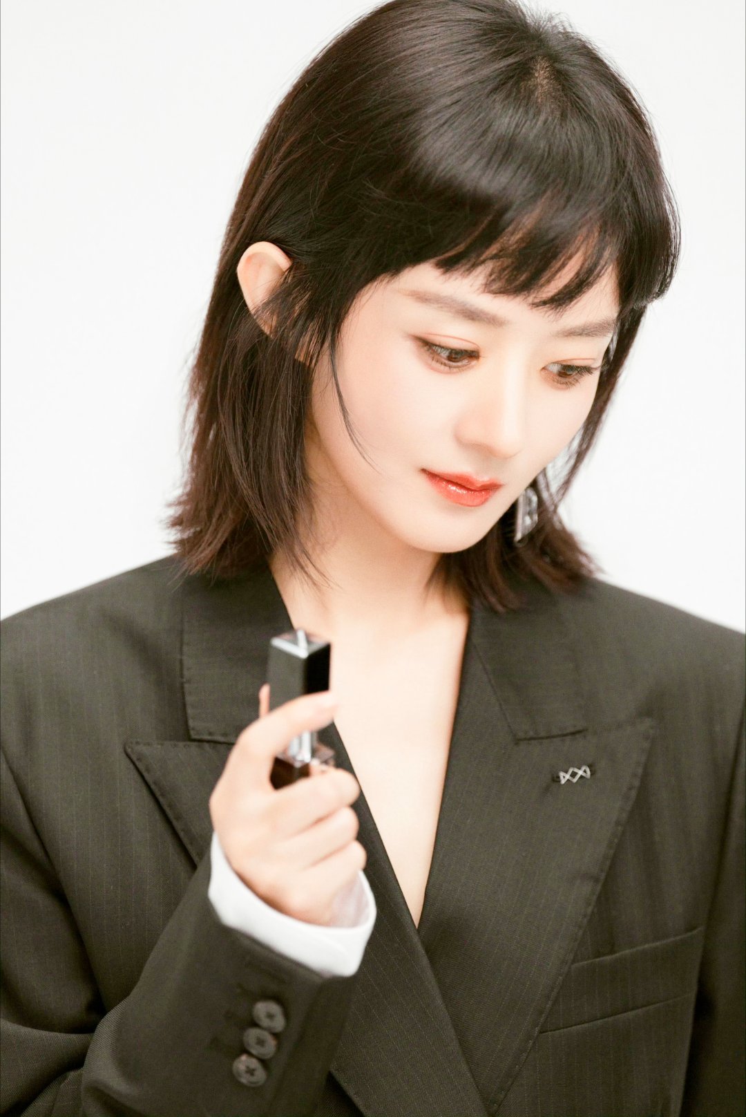 赵丽颖纪梵希全球彩妆及香氛代言人赵丽颖就是如此貌美纪梵希♥修 