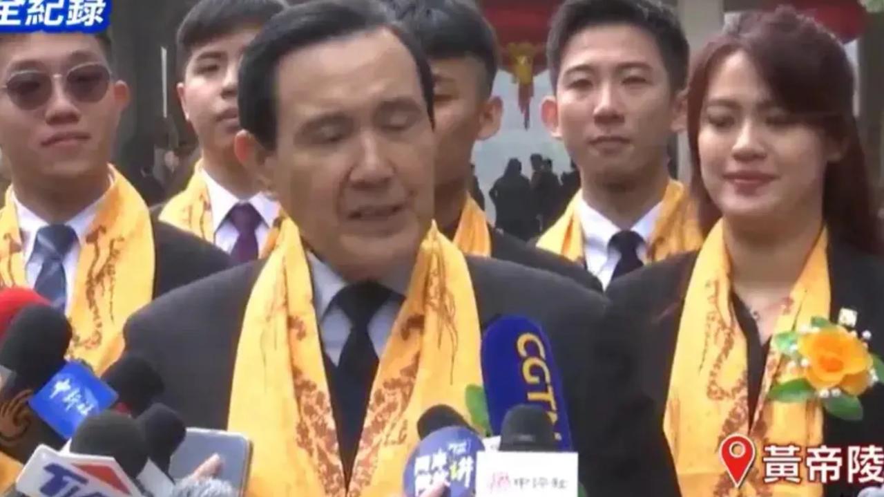 马英九回台北后，他把大陆之行的情况向国民党党主席朱立伦进行了分享，并呼吁民进党：