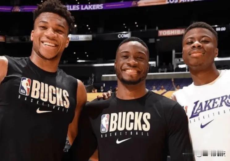 08月23日讯，前NBA球员帕特里克‑贝弗利近日做客采访，被问到扬尼斯‑阿德托昆