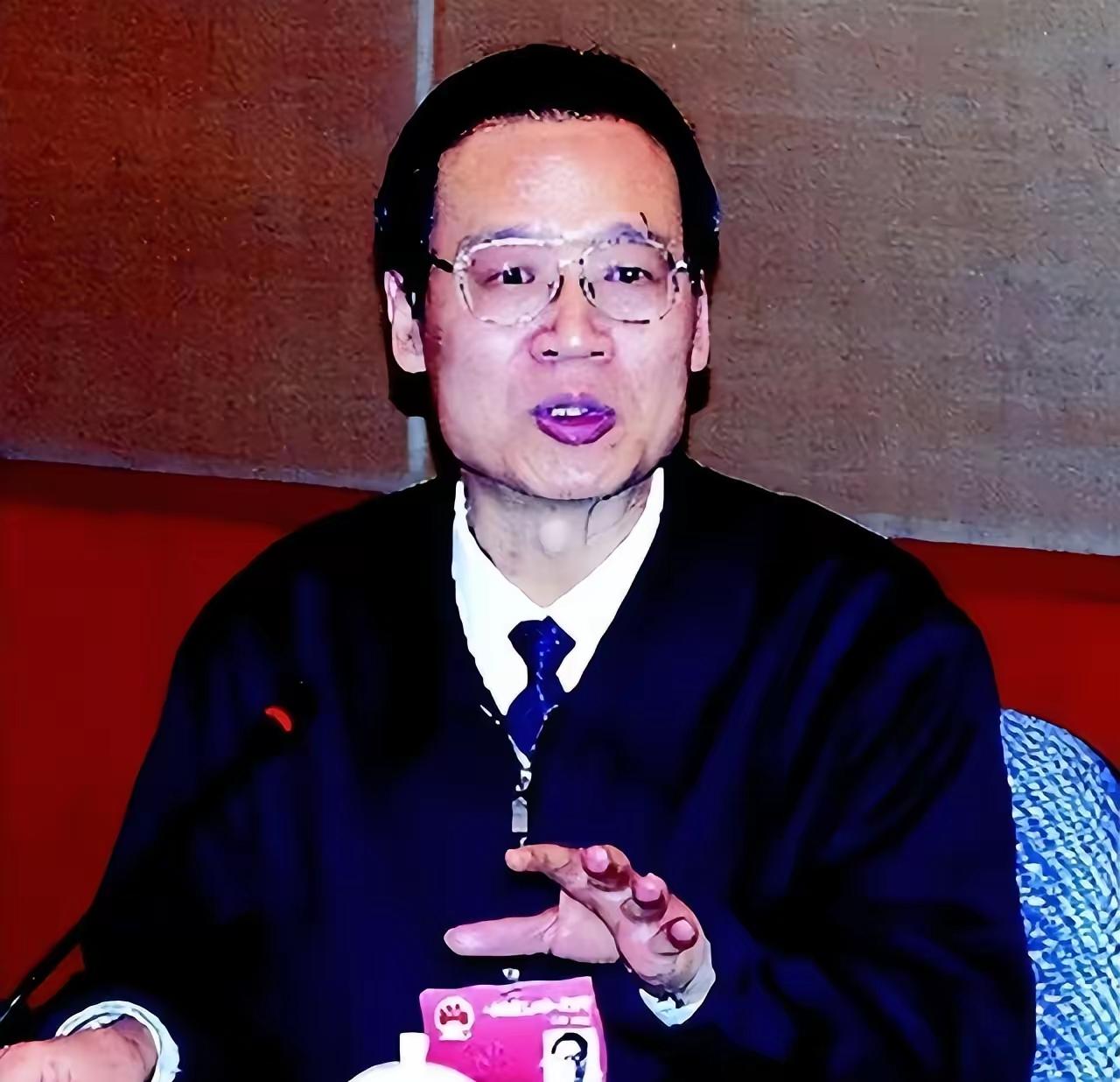 这不是不通世故，是宋德福一辈子的死规矩，公私必须分明，半点儿含糊都不能有。

说