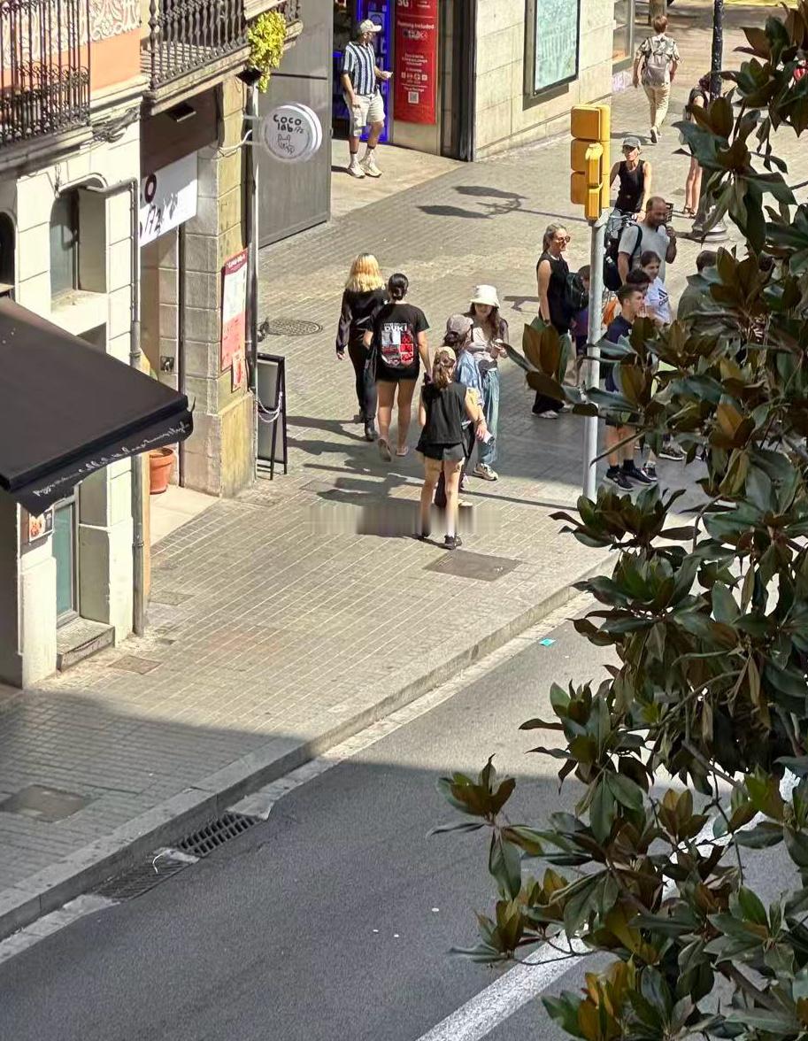 大老远又偷拍 