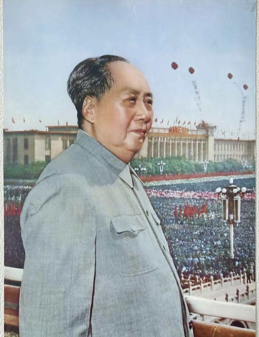 面对求知成长，毛主席殷殷嘱托：好好学习，天天向上，叮嘱我们沉淀学识、踏实积累；面