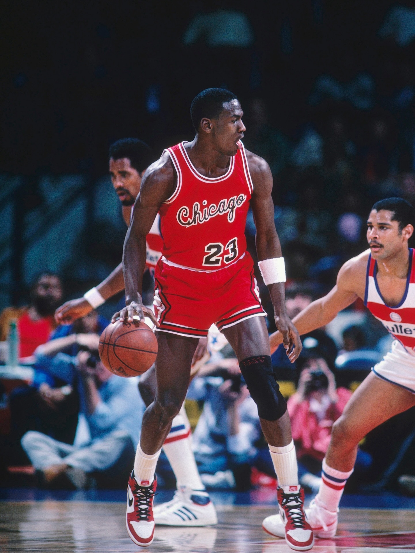 41年前，AJ1横空出世。乔丹