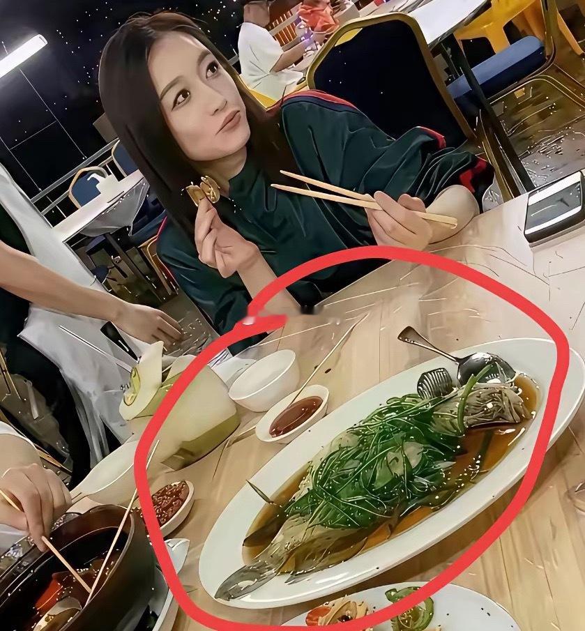 李小冉吃的是什么鱼怎么没见过 