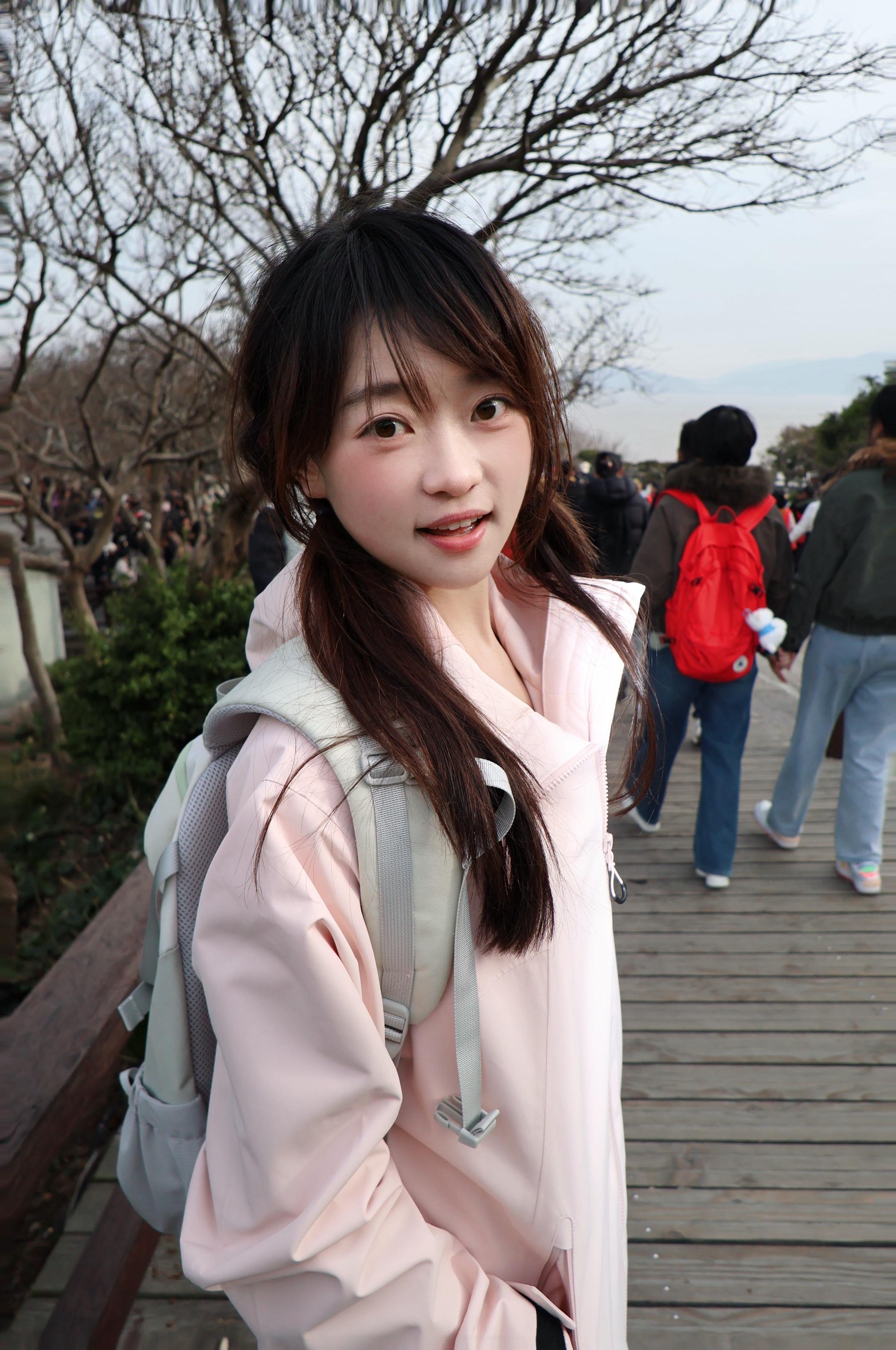 仿佛你只需静静看我一眼。