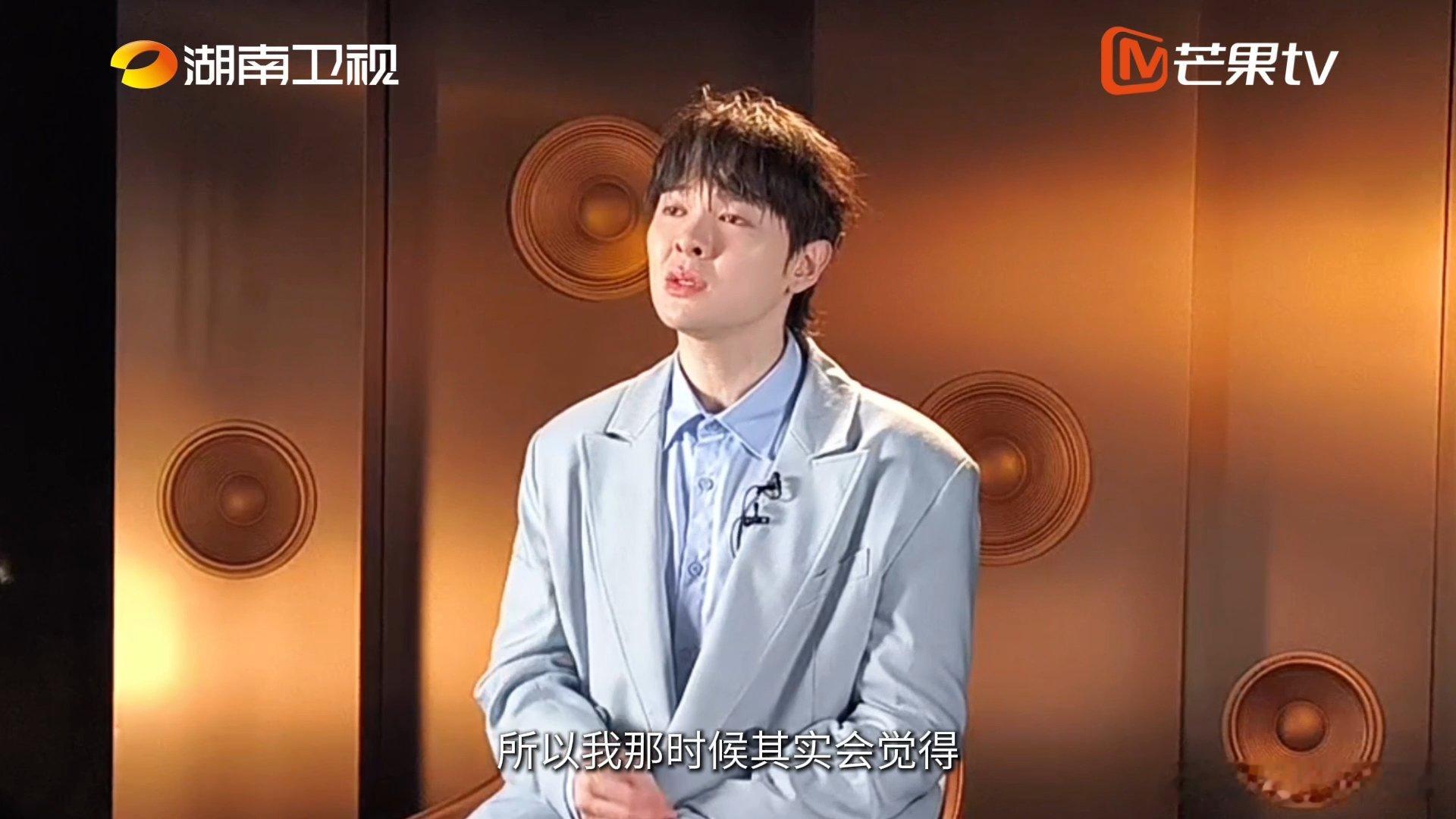 尤长靖说终于可以当一次歌手观众歌手2026抛开竞争与比拼，尤长靖安安静静坐在台下