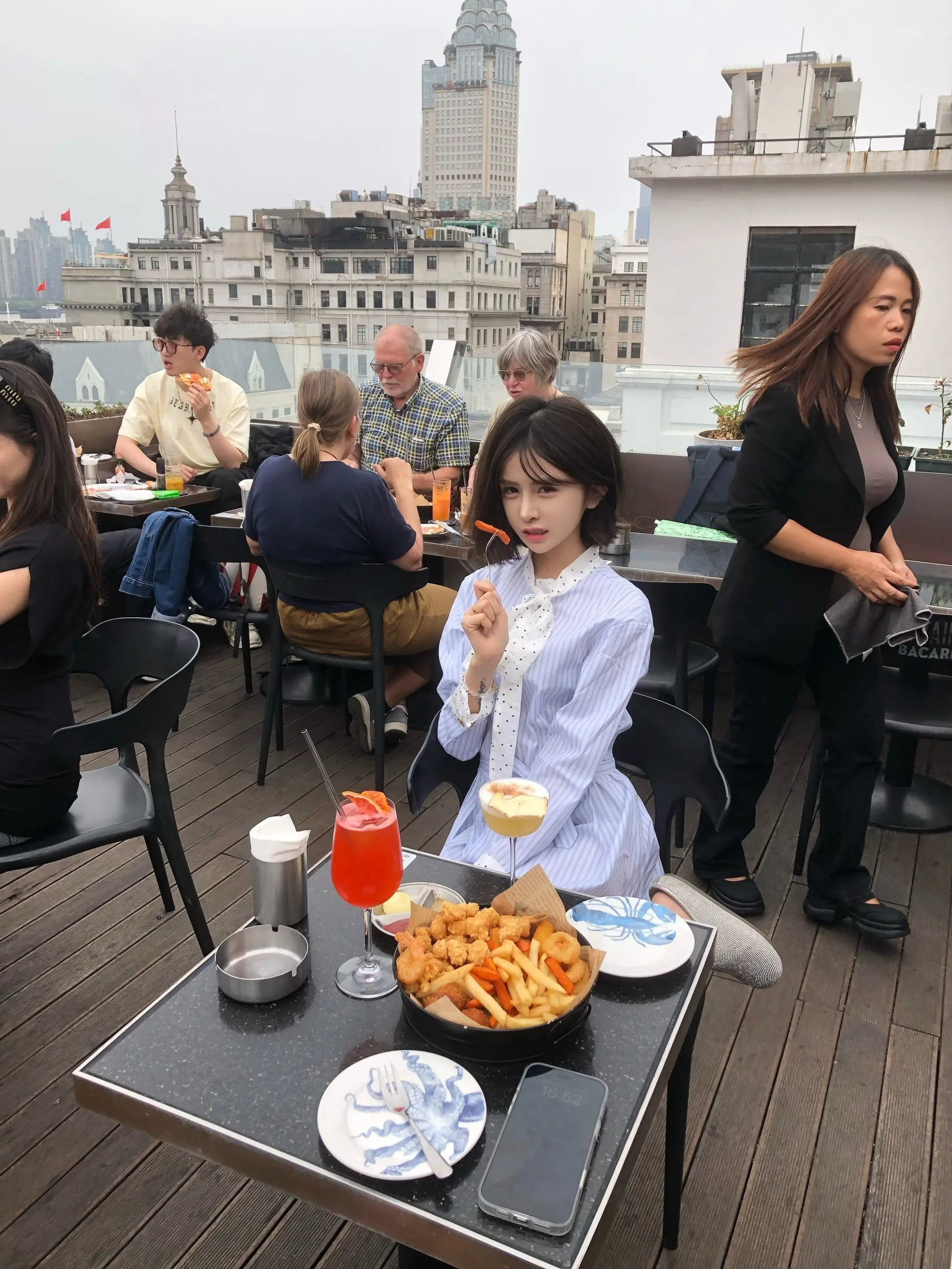 生活还是要有个喜欢的人才有意思.