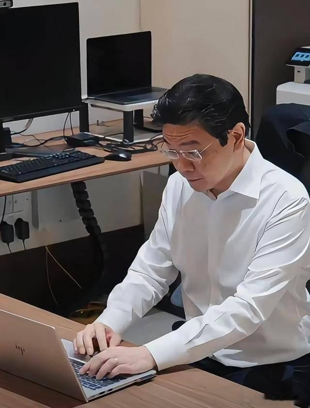 新加坡的黄循财休假了，看到海南封关，他说小国没有议价权------新加坡的黄循财