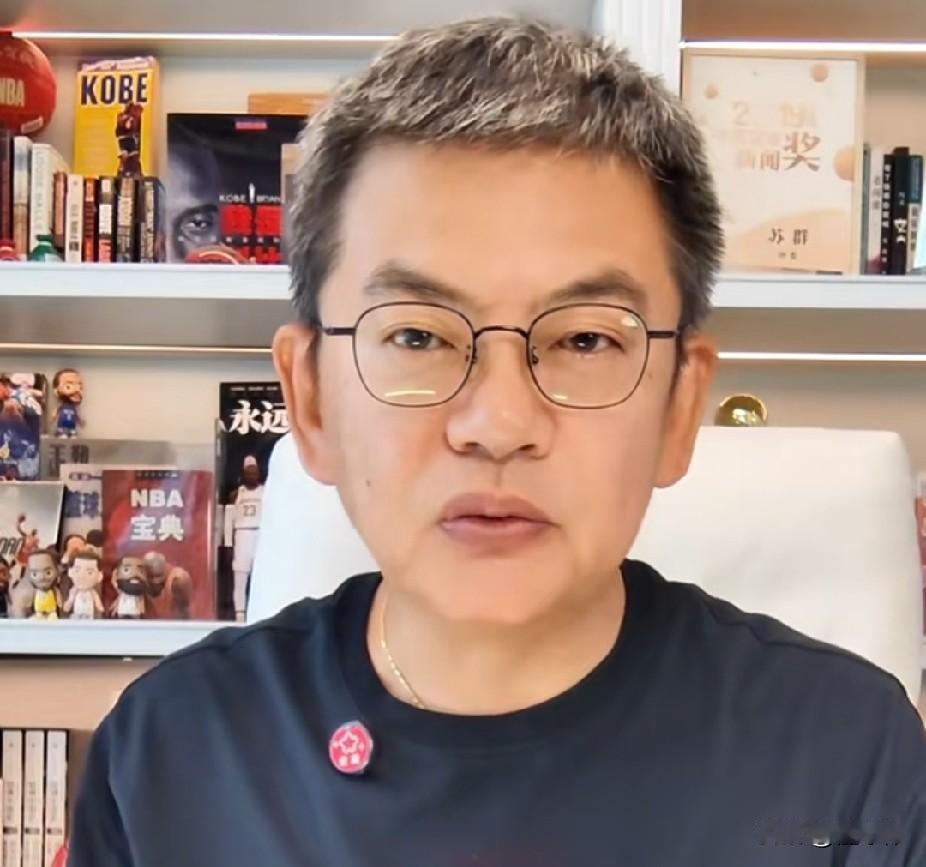苏群谈廖三宁：

“今天廖三宁的表现，实在是过于惊艳了，30分7篮板4助攻，证明
