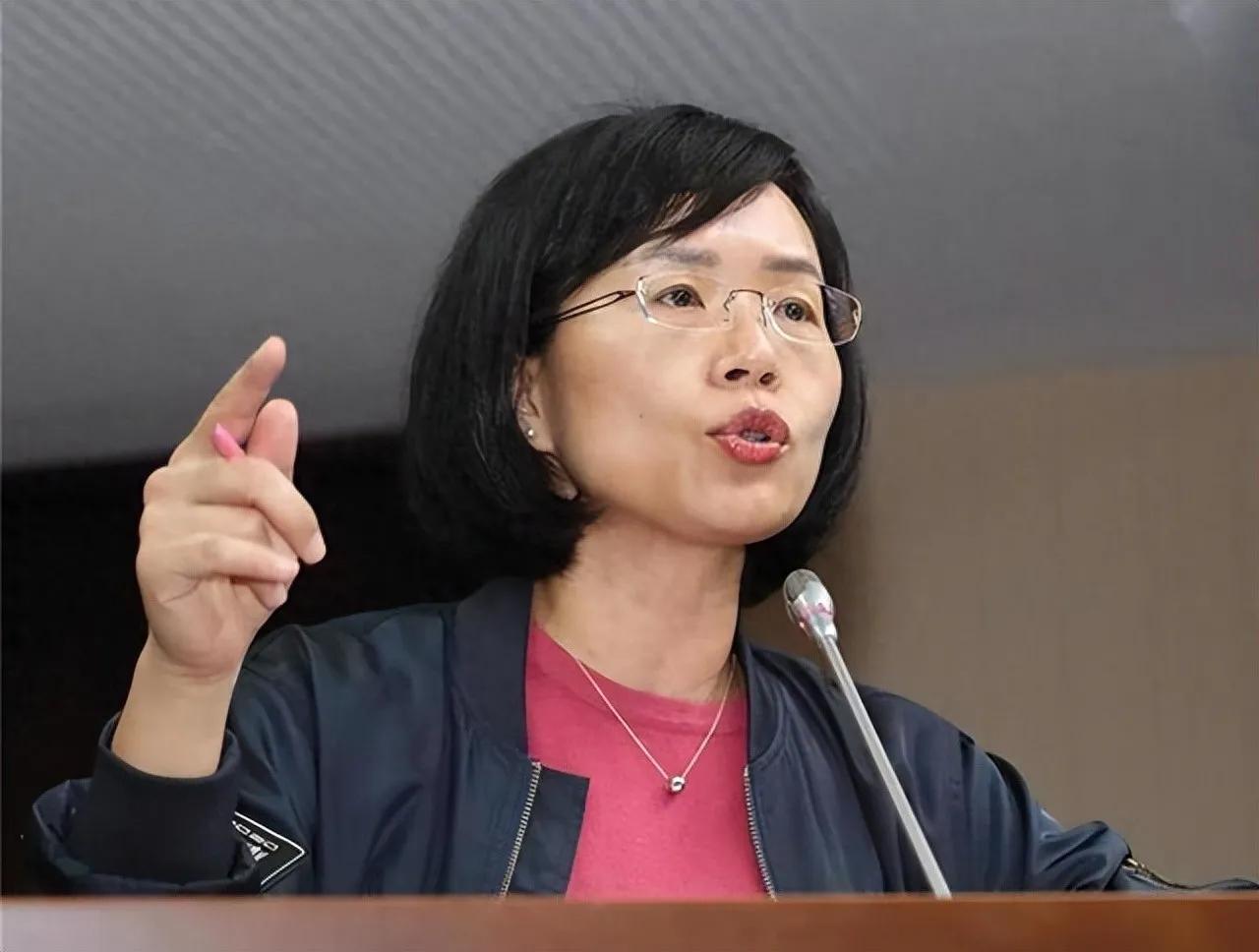 赖清德还在抱着“抗中保台”的旧梦不放，台岛内部的政治风向已经悄悄转了方向。

最