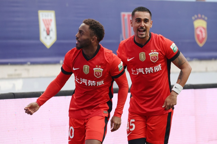 4月19日讯 据跟队记者刘闻超报道，目前海港队内多人遭遇伤病，其中外援加布里埃尔