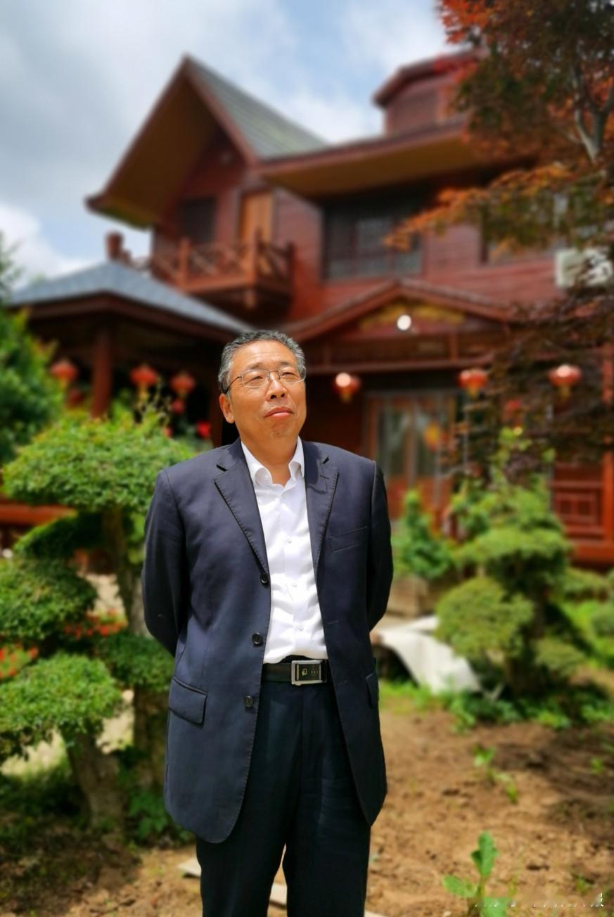 "浙江根本不缺珍稀景观树，全国都可以买。"
一位苗木经纪人语出惊人。

这句话乍