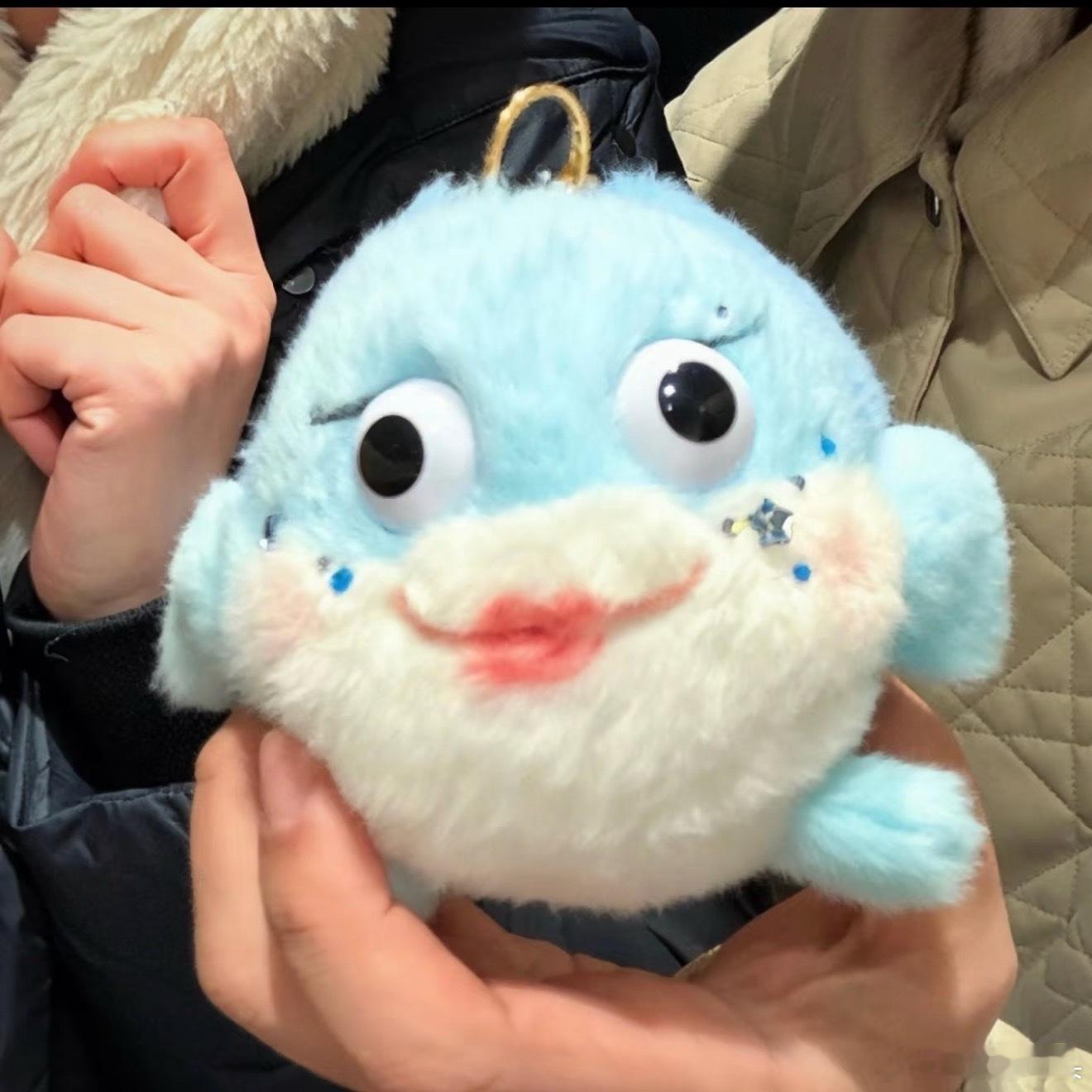 迪丽热巴化妆师早知道不分享妆教了迪丽热巴被迪丽热巴的春晚造型狠狠拿捏！眼周亮片波