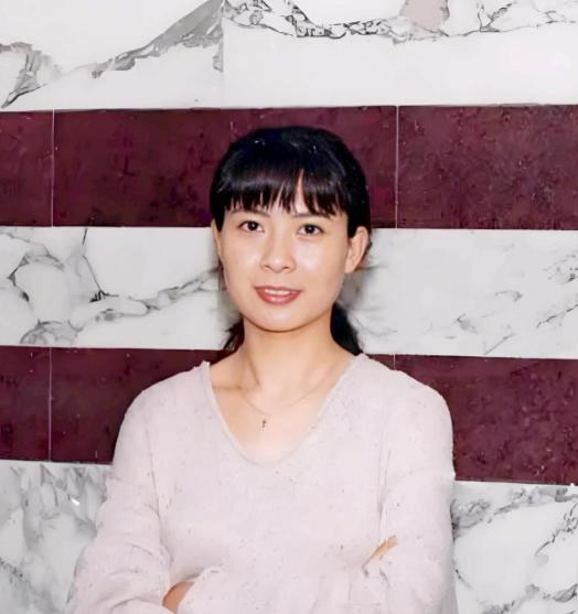 演员梁天和妻子孙凤英，辛苦培养儿子20年，2010年儿子以600多分考上北大英语