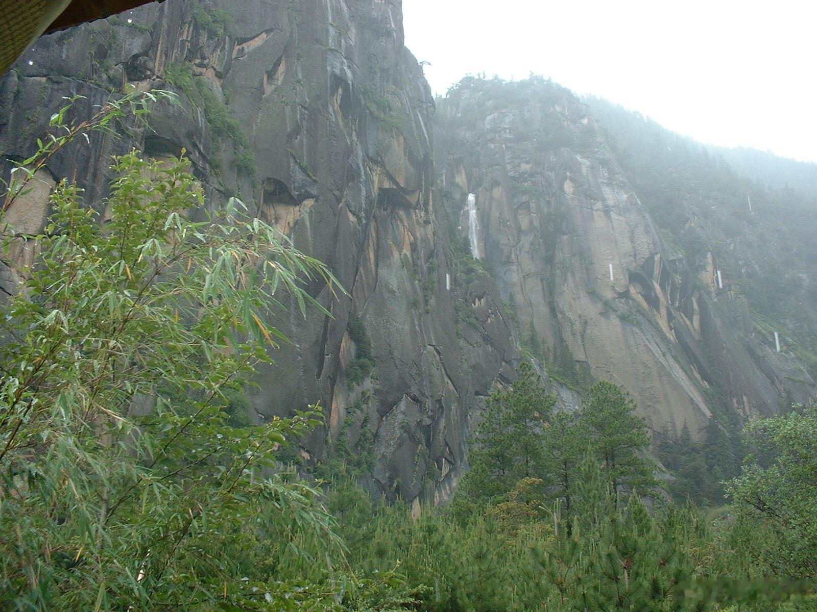曾记否？那年秋天川藏之行的记忆。乘坐进藏列车慢慢提升海拔高度。（续二十二）尽管相