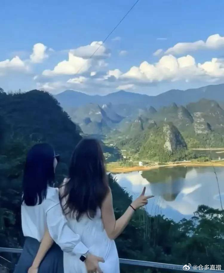 好风景最合适抓拍了。 