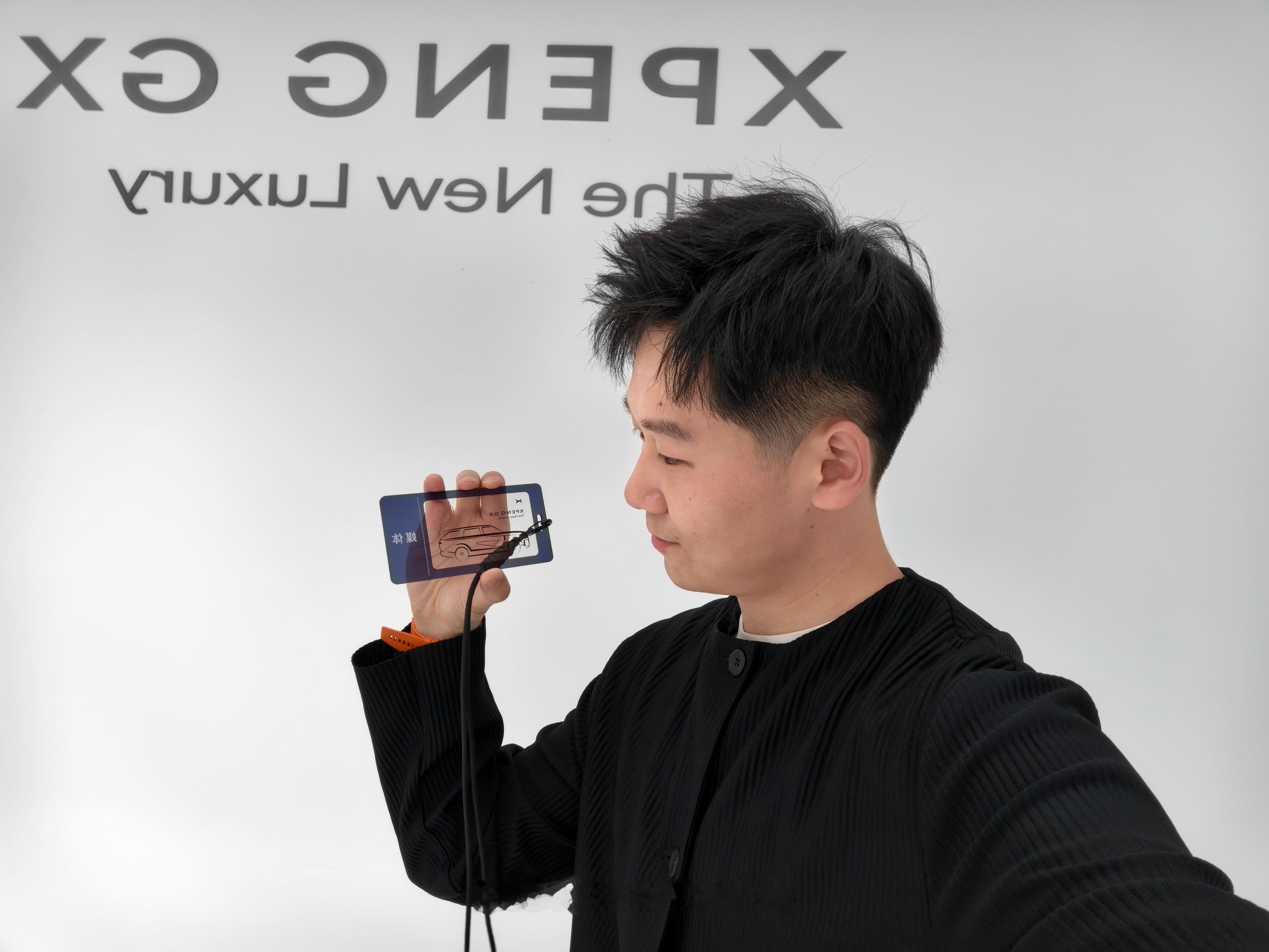 深夜打工照好好干活新科技旗舰小鹏GX来了如此小鹏GX怎能不爱