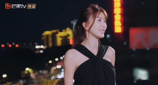 95后女网红梦想超过董明珠 可以感受到郑思梦对事业的看重，把妈妈从迷茫的状态里带