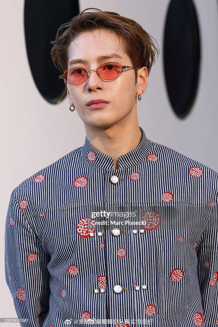 海底捞偶遇王嘉尔王嘉尔在美国也吃中国火锅 王嘉尔的火锅魂藏不住了！都到美国了还直