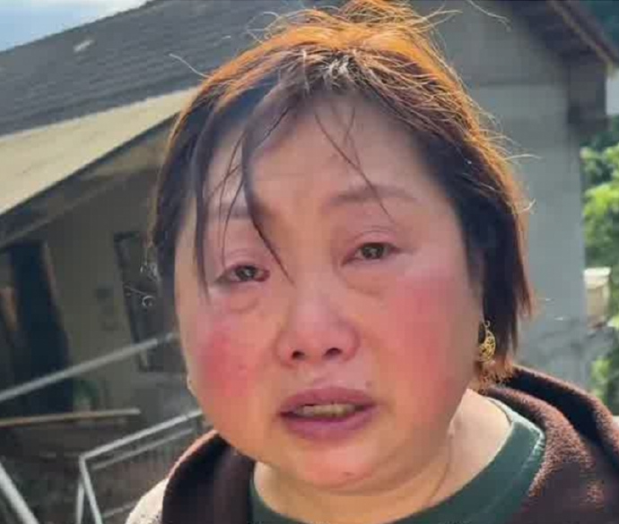 #网上乱喷并非毫无法律成本#【南都快评：编排“金耳环”被行政处罚，网上乱喷并非没