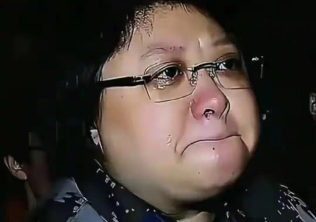 韩红好纠结，是坚持去武汉开演唱会呢，还是去广西灾区参与救援呢
这两天网上冒出个说