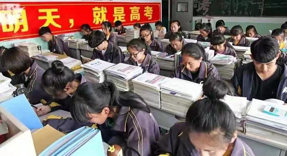 衡水模式，曾经那可是基础教育界的“神话”，说是“提分机器”一点不为过。学生们每天