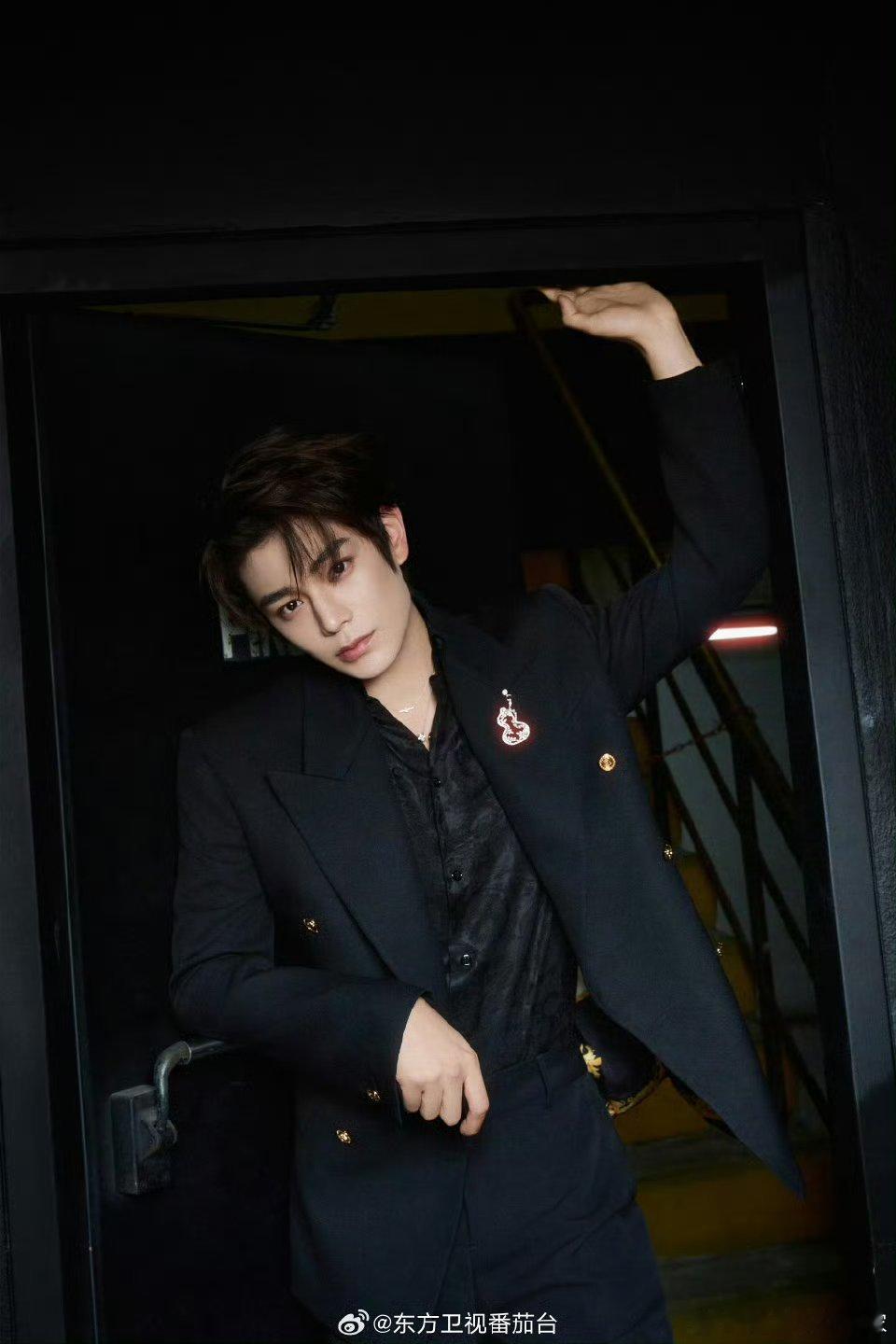 丁禹兮wetv昨日泰国红毯现场，哇哦这个尖叫这个粉丝热情 ​​​ 帅死谁了[污]