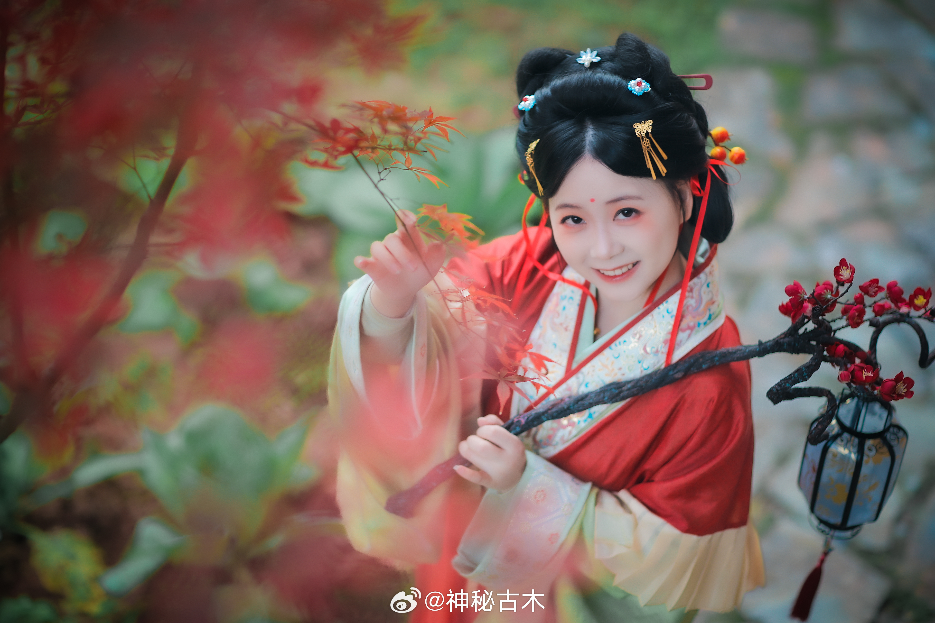 红枫少女汉服﻿汉服写真 