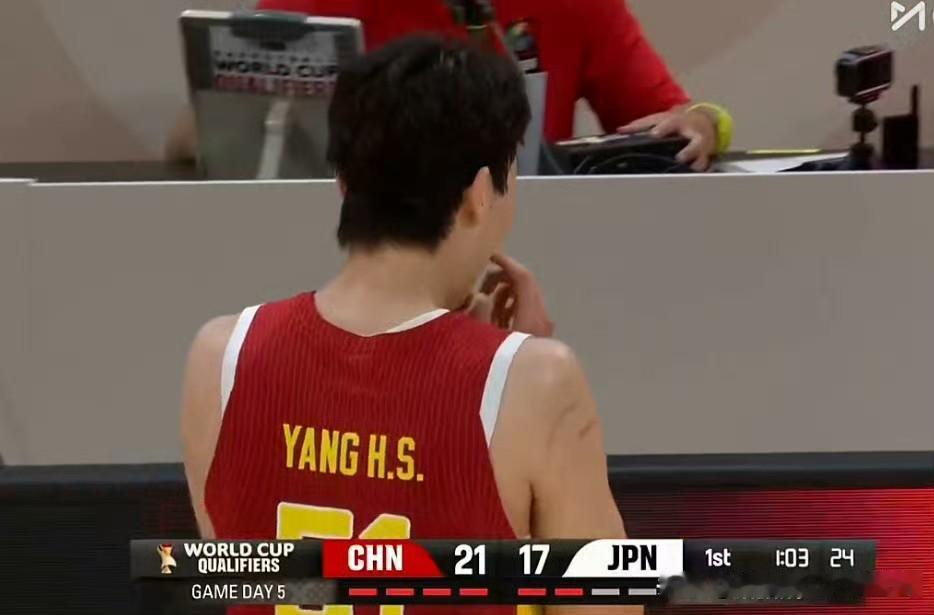 杨瀚森全场9分7板，到底是谁的问题？

说实话，一个在NBA打了43场常规赛的中