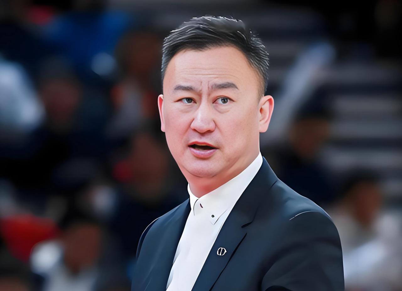 青岛队发生内讧？刘维伟点名批评1人：带情绪打球，就不应该让他上场！
CBA联赛杯