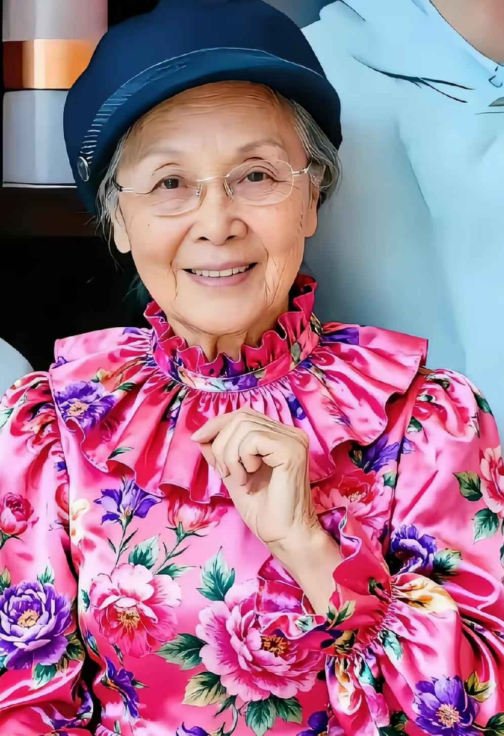 这是谁？你还认得出来吗？不说名字你肯定认不出来。这是歌唱家李谷一，原来唱花鼓戏，