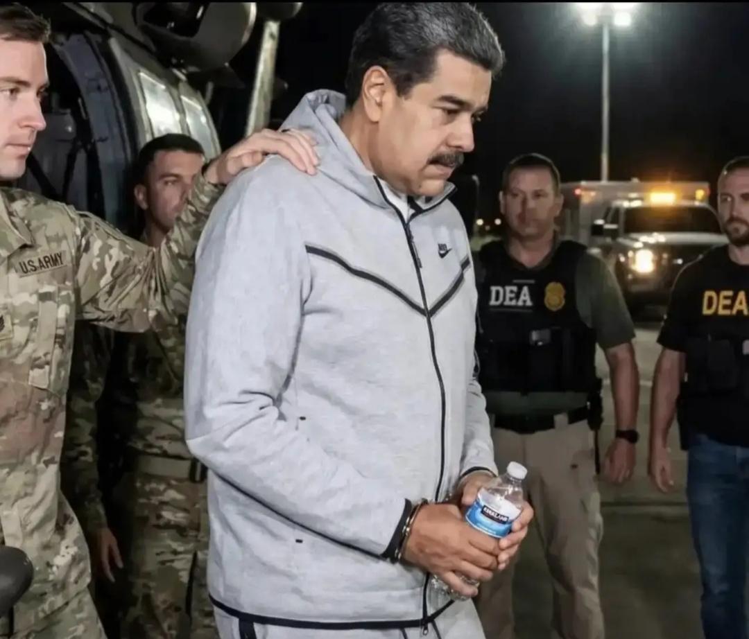 不认罪就对了，绑架你去就是为了审判你，威胁你让你认罪，不管美国给你定什么罪，你认