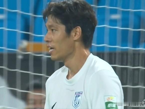 中超绯闻转会---毕津浩…毕津浩现年34岁，2025年7月从山东泰山租借加盟大连