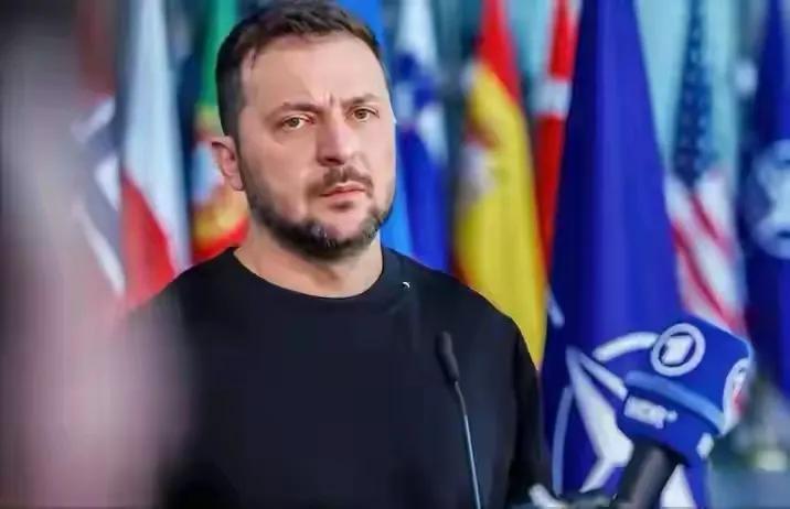 近日，泽连斯基喊话美国：你不让我加入北约也可以，不让我加入欧盟也可以，甚至不再给