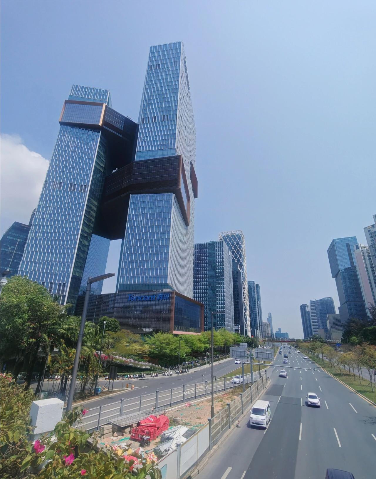 晒图笔记大赛发现没？这是深圳最赚钱的企业总部大楼，2025年赚了2248亿！太高