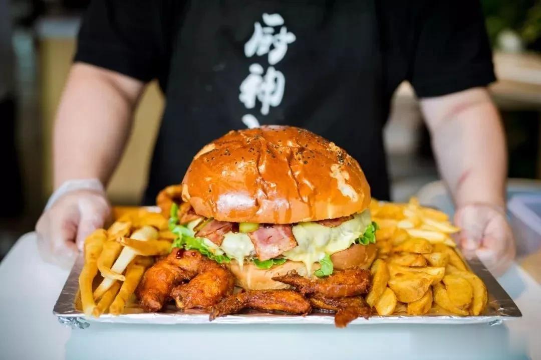 投入五亿资金，扶持优质探店，你说豪气不豪气。

现在出门旅游，出门吃饭，大家都习