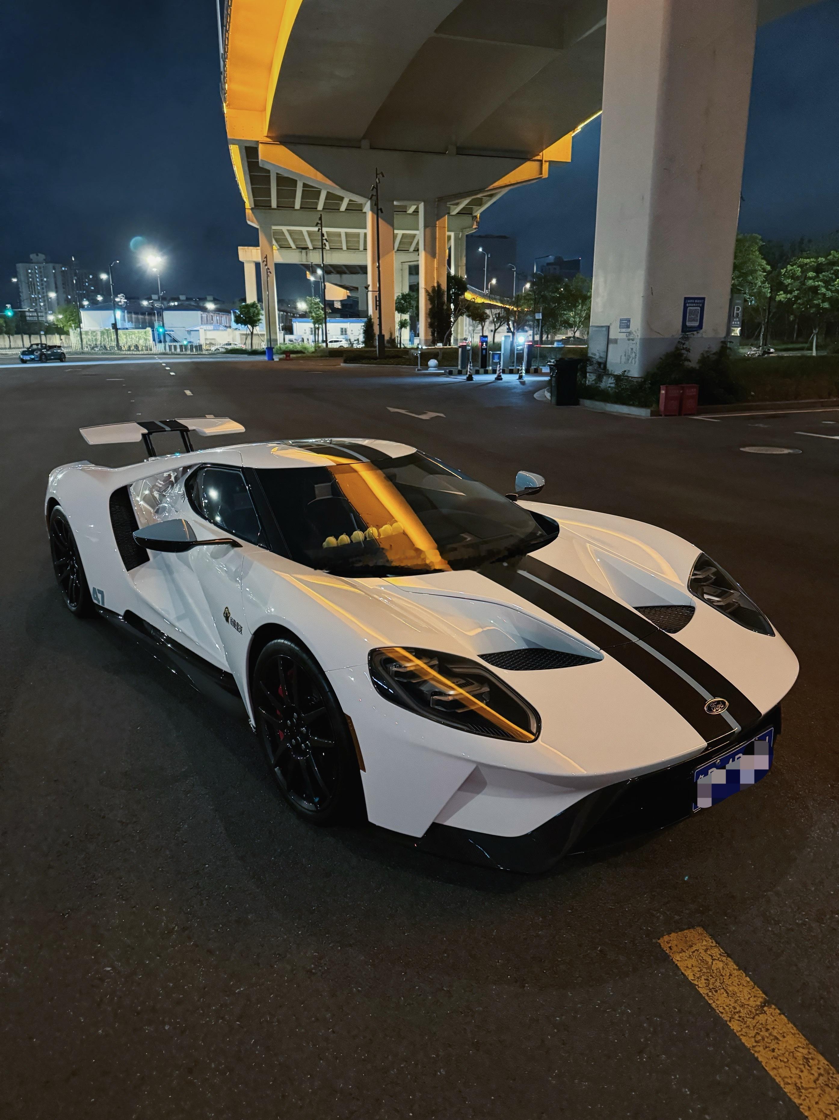 又到了最近遇到的一些车系列时间，Ford GT  ​​​