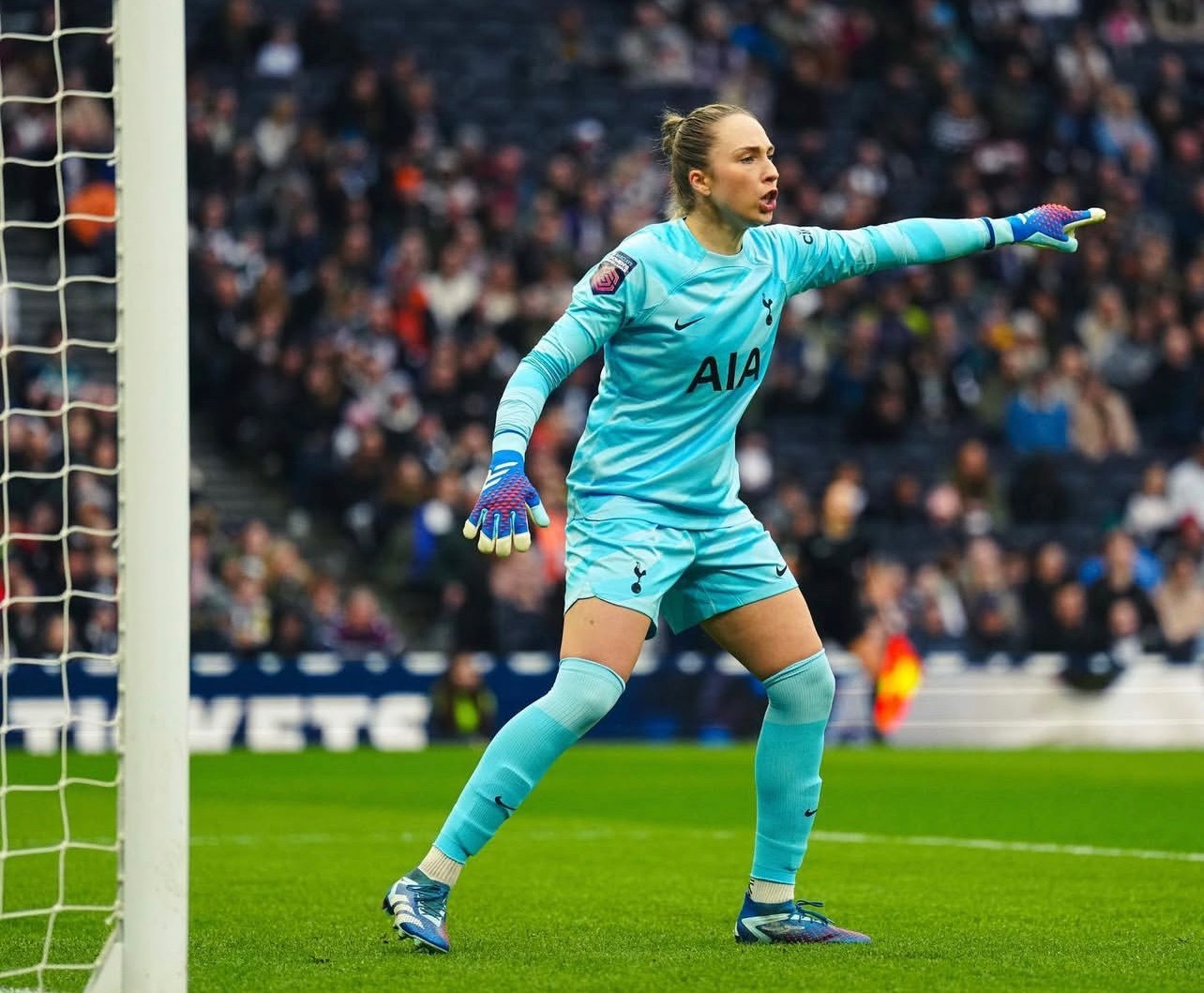 exspurs 前热刺女足门将沃蒂科娃租借加盟阿森纳。。。她曾是帮助热刺女足获得