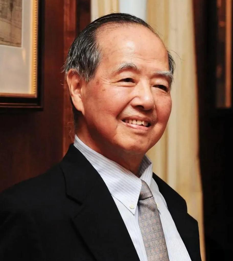 以前有人问李政道，你为什么不回国养老？

网上多少人劝他回国养老，说能给他盖小别