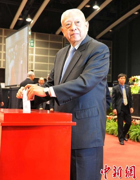 老者董建华，在港安详离世！

评论几句：董建华作为97后构想落地的首位践行者，他