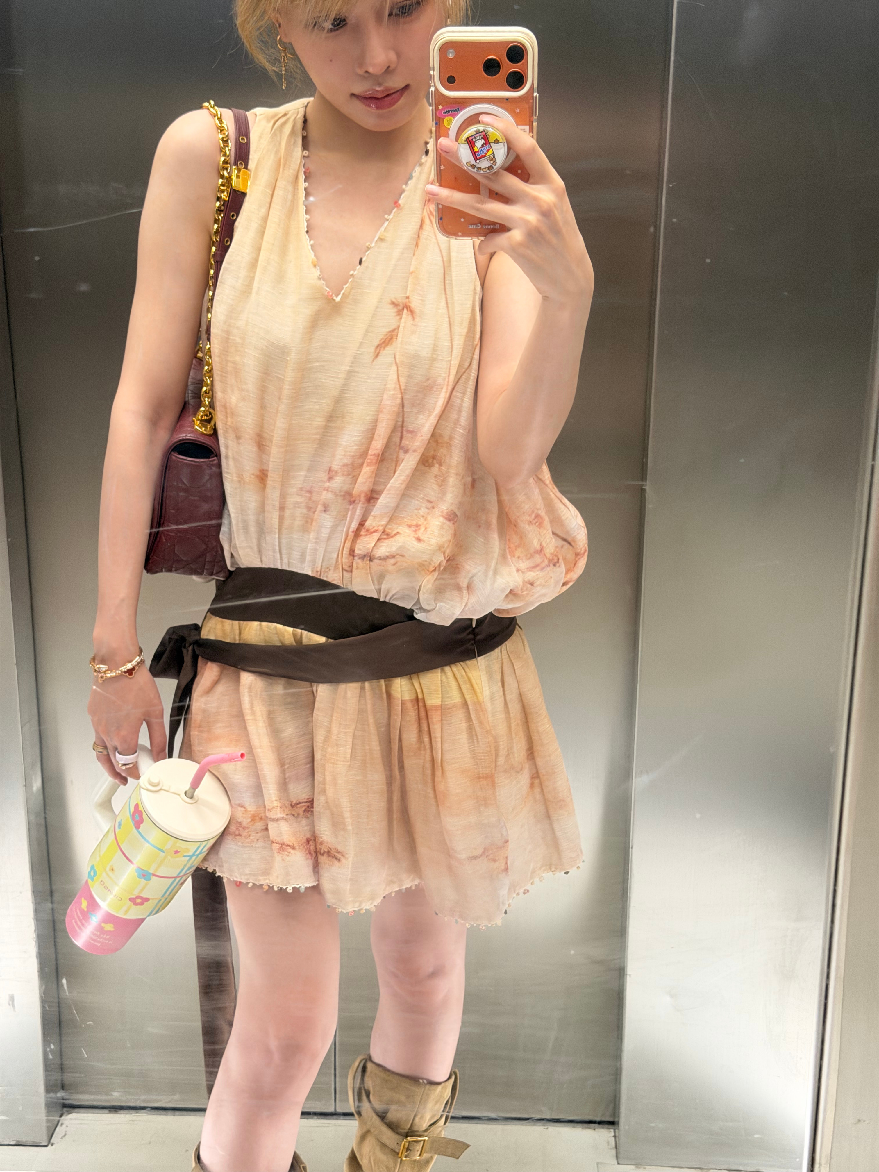 常常告诫自己：因为快来大姨妈了所以看人不顺眼不是别人很糟糕，也不是我很糟糕忍住！