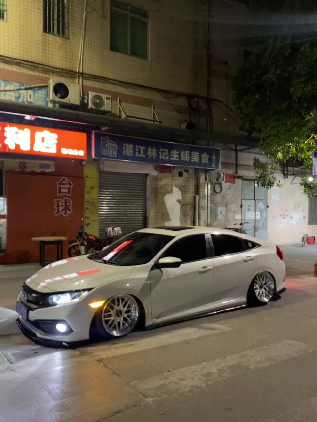 “即使单枪匹马 也勇敢无畏”
