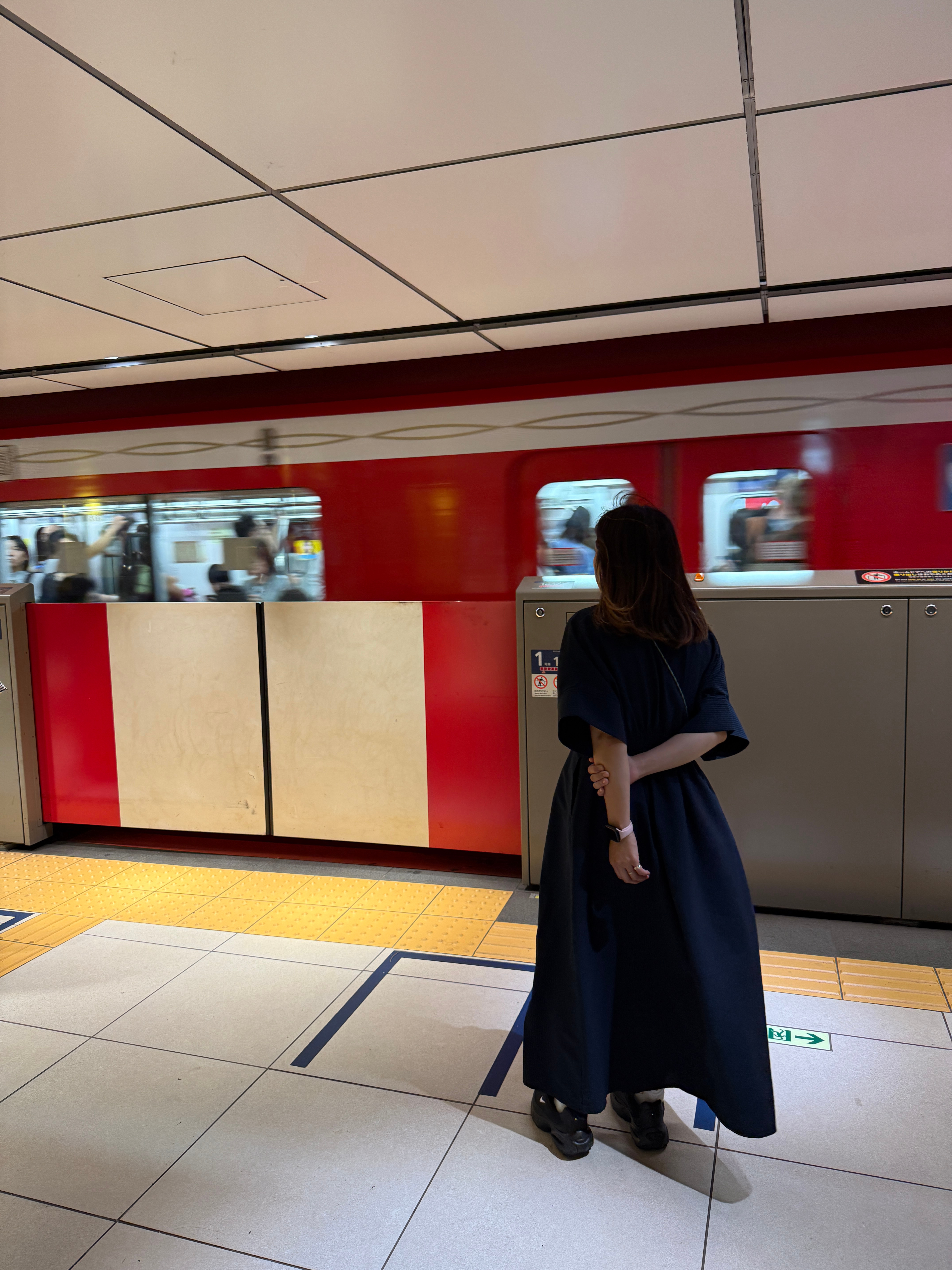 今天打算去东京大学转转，随便进的，还可以在里面餐厅吃饭，从银座地铁站乘坐丸之内线