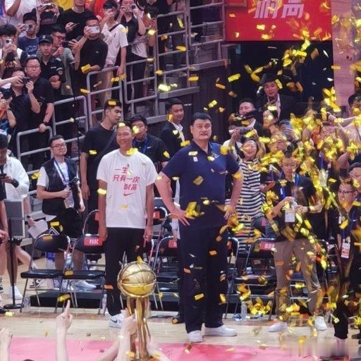 大姚的回忆也是我们的回忆啊！没想到一转眼过去这么久了#姚明回忆NBA首秀# ​​