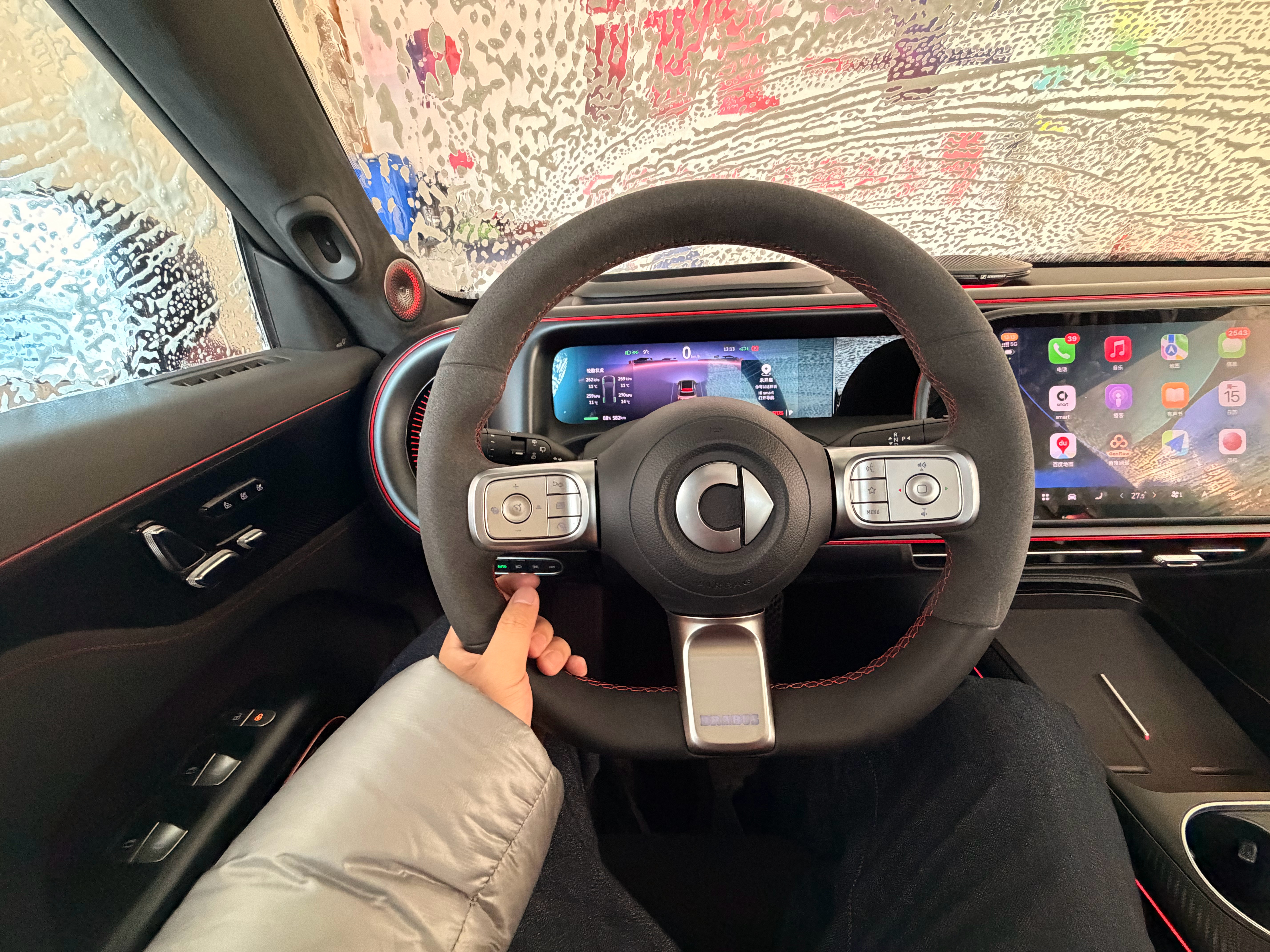 也是好起来了，开始这brabus了这大carplay看着真带劲就是怎么网上一搜巴