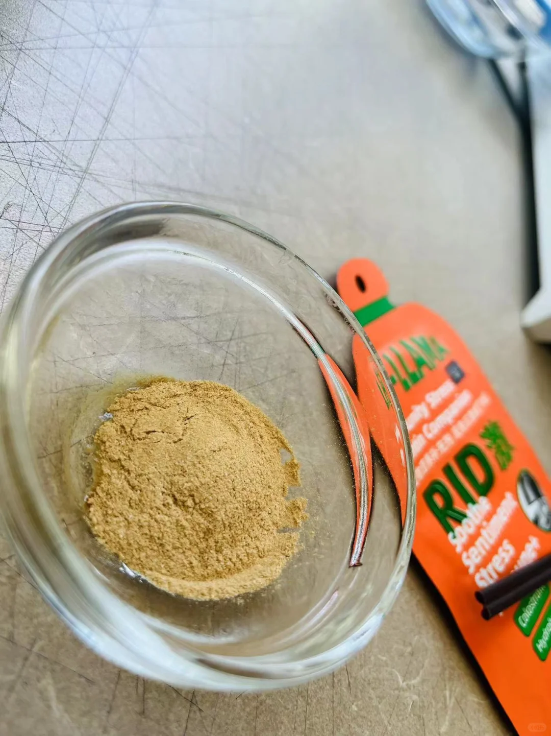 lfllama应激喷丁这款产品特别适合带猫咪外出洗澡，打针时服用，对应...