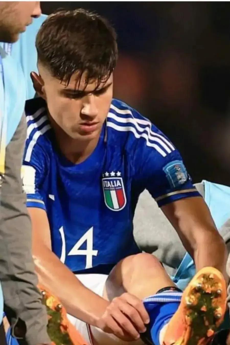 🇮🇹意大利足球🇮🇹
恩波利青训小将瓜里诺已经转会意乙摩德纳
 恩波利宁可