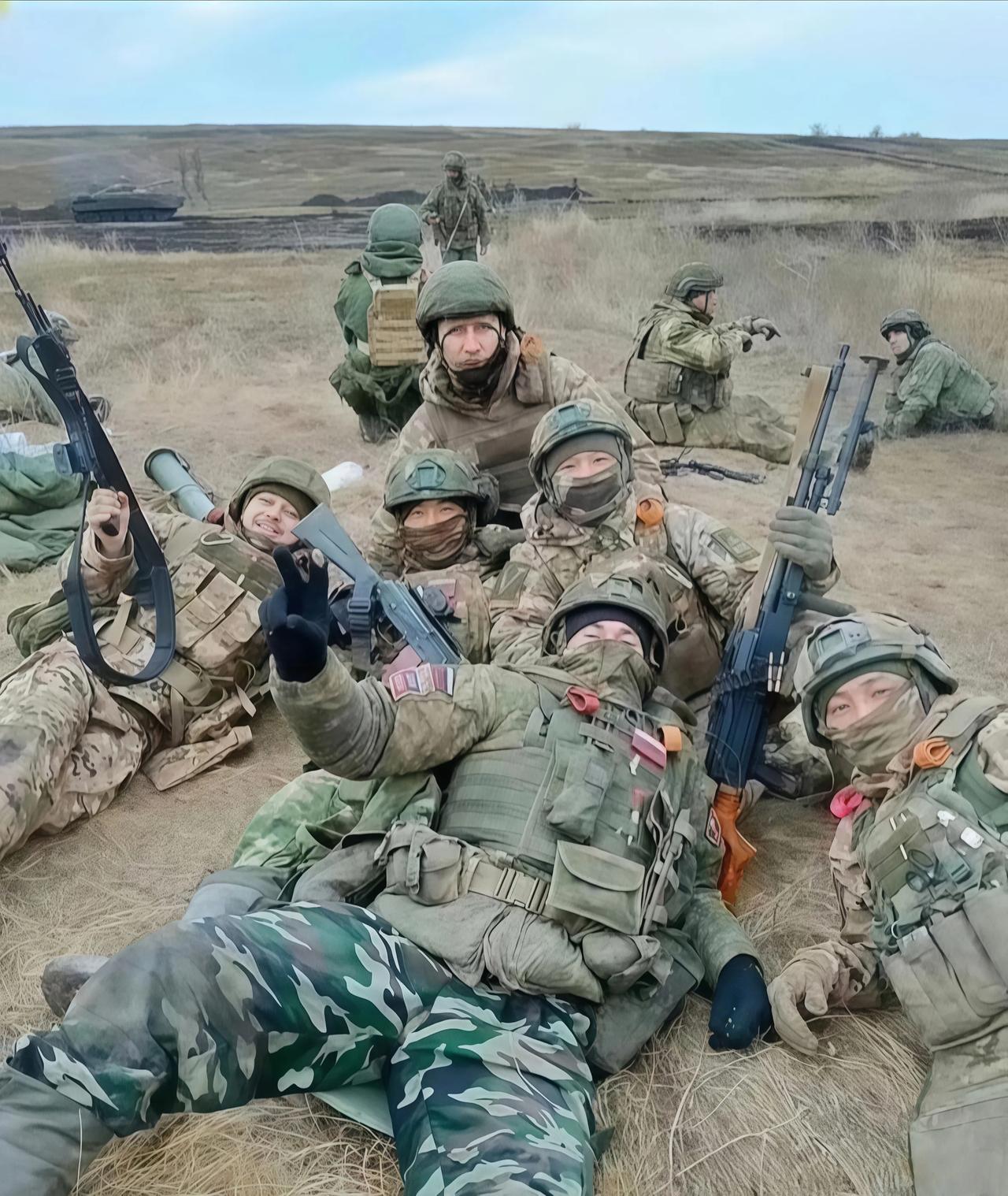 【俄乌战争中的朝鲜动向思考题】这次俄乌战争中有2万朝鲜人民军特种兵部队和辅助部队